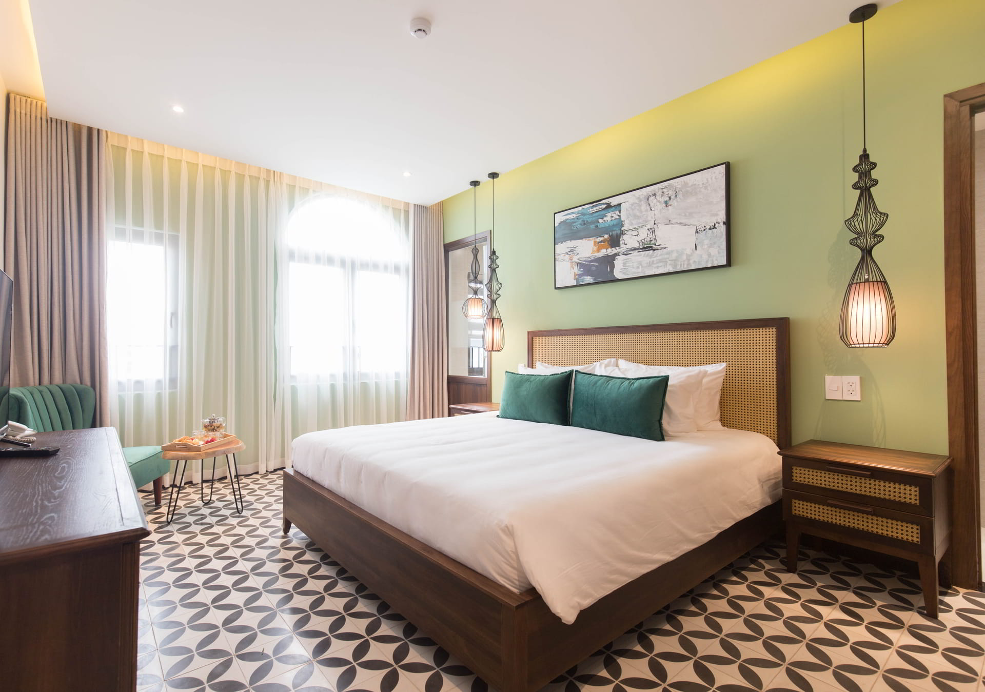 deluxe-room-flowerbeachstay-image-4972