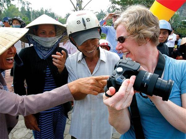 Điều khiến người ta yêu nhất ở miền đất nắng gió này, hẳn nhiên là con người nơi đây. (Ảnh: Internet)