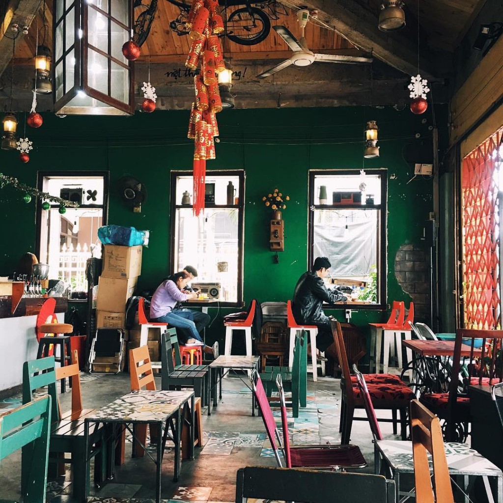 3-quan-cafe-phong-cach-hoai-co-o-da-nang-de-ban-tan-huong-khong-khi-thoi-ong-ba-anh-ivivu-11