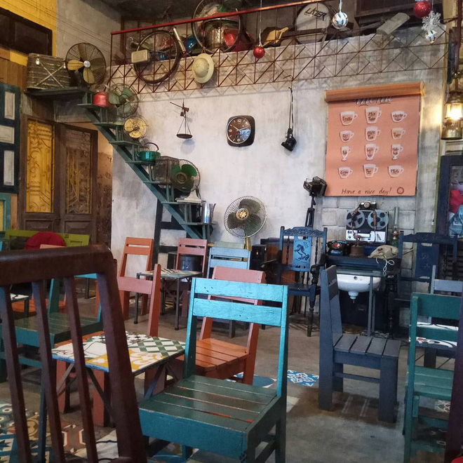 3-quan-cafe-phong-cach-hoai-co-o-da-nang-de-ban-tan-huong-khong-khi-thoi-ong-ba-anh-ivivu-12