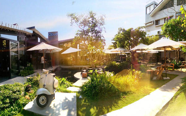 Quán cafe với tên gọi bồng bềnh như một "vườn mây" xinh đẹp.