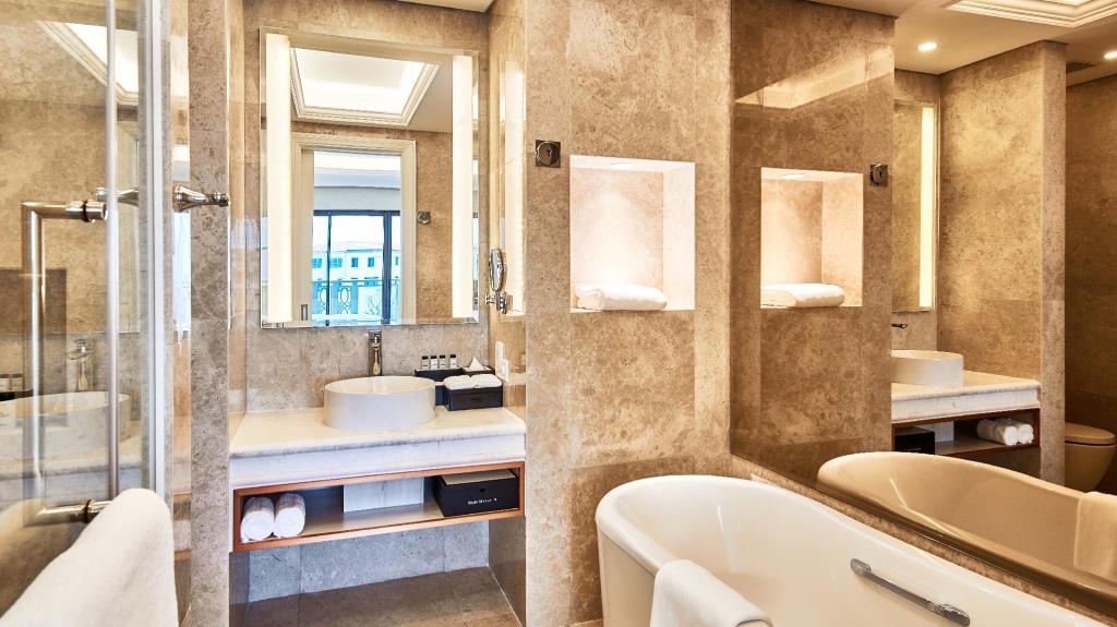 4128513_18051109490065349926