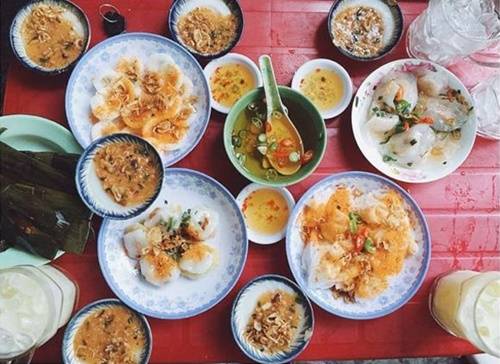 Du khách có thể gọi mỗi món một ít để thử bởi mức giá rất dễ chịu. Ảnh: Instagram gquynh.