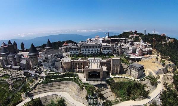 Khu-nghi-duong-Ba-Na-nhin-tu-camera-bay-ivivu-51