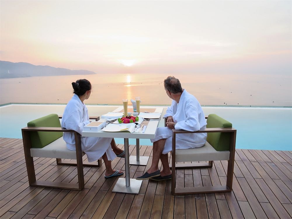 A-La-Carte-Da-Nang-Beach-ivivu-11