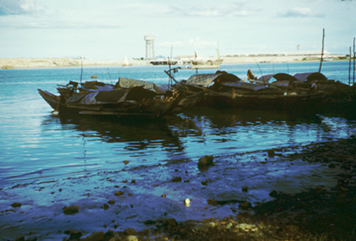 Cảnh một bến thuyền trên sông Hàn.