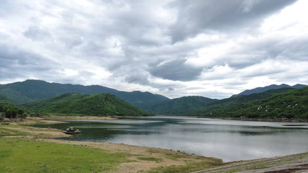 Bức tranh hoàng hôn nơi Đồng Nghệ để lại nhiều lưu luyến trong lòng du khách - Ảnh: THANH LY