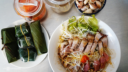 bun-mam-nem-mon-dac-san-gia-binh-dan-o-da-nang-ivivu-3-1