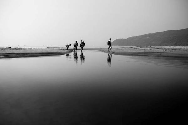 Hiện nay, người dân làng Vân đã được chuyển đến nơi ở mới để hòa nhập với cộng đồng. Hiện nay, trên bãi biển làng Vân đã được khai thác để xây dựng resort, tuy nhiên khung cảnh vẫn giữ được nét đẹp hoang sơ vốn có.