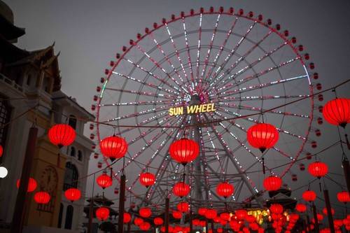 con-duong-ruc-ro-den-long-ky-luc-tai-asia-park-da-nang-ivivu-1-1