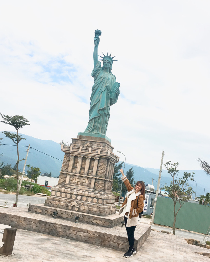 Rất nhiều du khách, đặc biệt là giới trẻ, đã đến công viên này chơi và lưu giữ lại những hình ảnh độc đáo. Ảnh: @coconut2895, @_k.quy_.