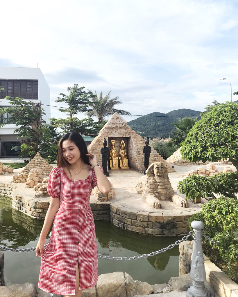 Chủ khách sạn xây dựng công viên này cho người dân tham quan và chụp ảnh miễn phí. Ảnh: @omachi__, @p.q.n.