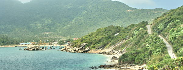 Con đường ven đảo Cù Lao Chàm. Ảnh: signaturecrafts