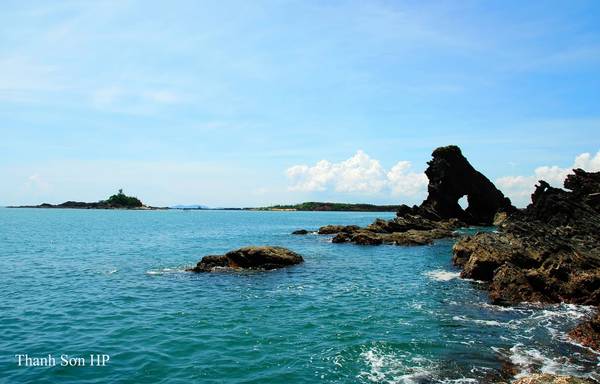 Ghềnh Đá Bàn. Ảnh: Nguyễn Thanh Sơn