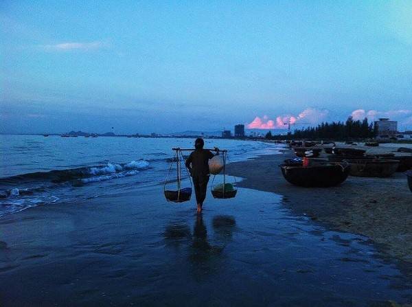 don-anh-binh-minh-o-cho-ca-da-nang-ivivu-3-1