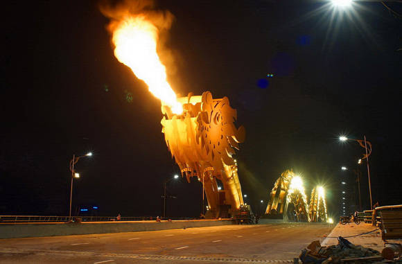 Cầu Rồng phun lửa