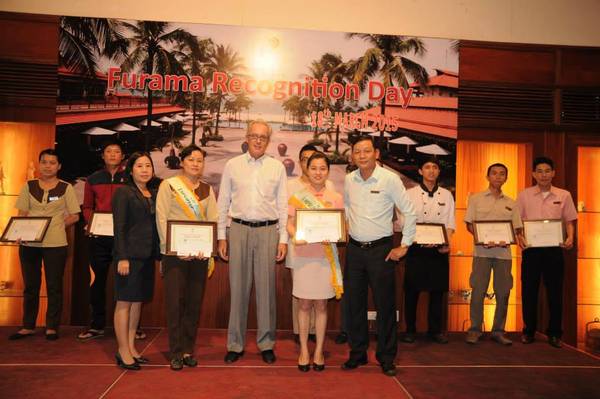 furama-resort-don-nhan-giai-thuong-kep-ivivu.com-3