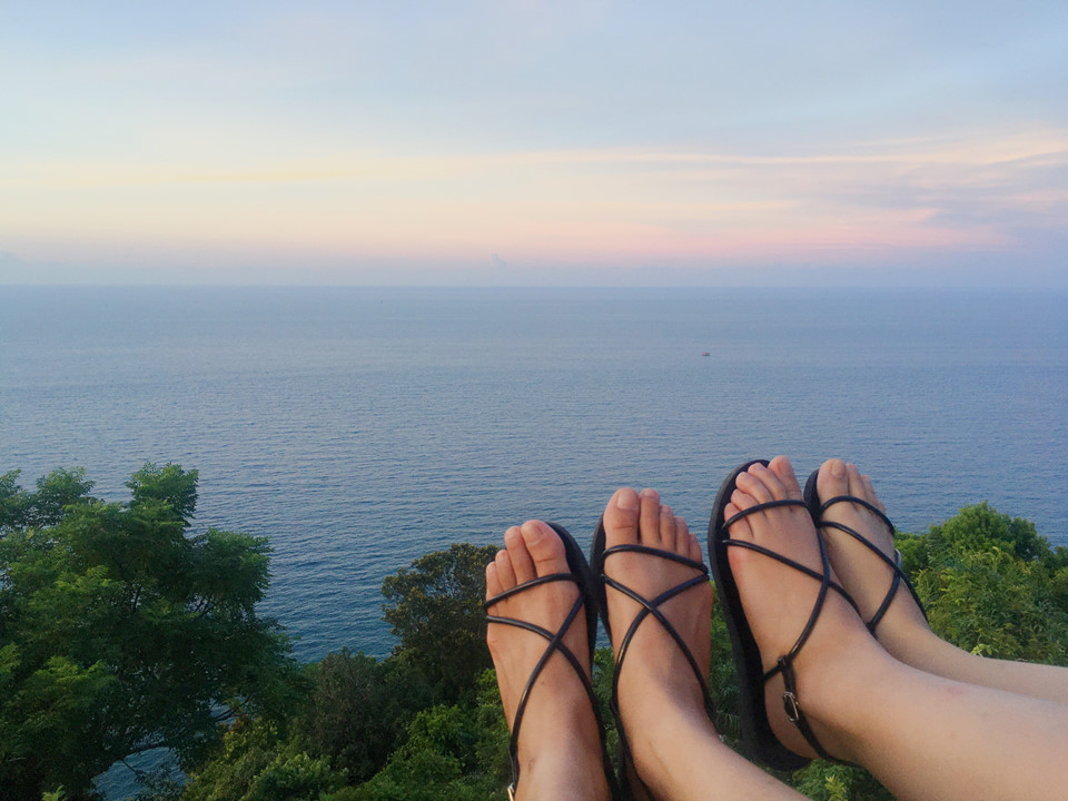 Muốn ngắm trọn vẻ đẹp biển trời Đà Nẵng, bạn đừng quên ghé thăm hải đăng Tiên Sa nhé!