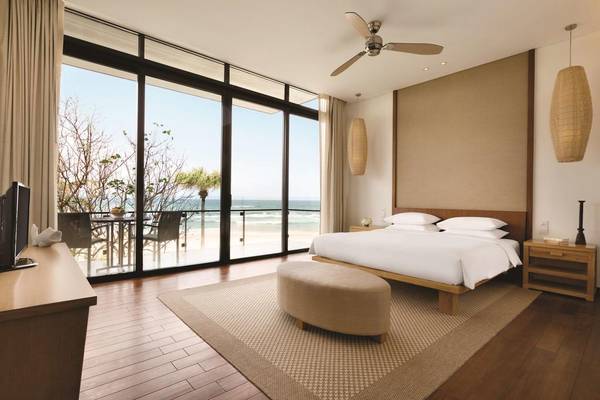Hyatt-Regency-Danang-Resort-Spa-ivivu-4