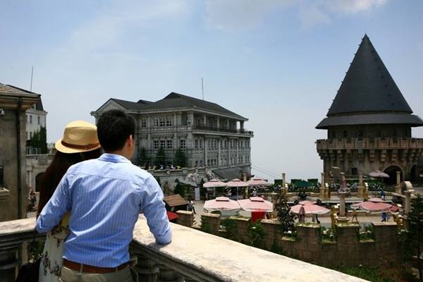 Kham-pha-ve-dep-co-kinh-cua-lang-Phap-tai-Da-Nang-ivivu-6