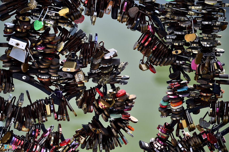 khoa-tinh-yeu-hoen-gi-den-trai-tim-rach-nat-hut-du-khach-o-da-nang-ivivu-9-1