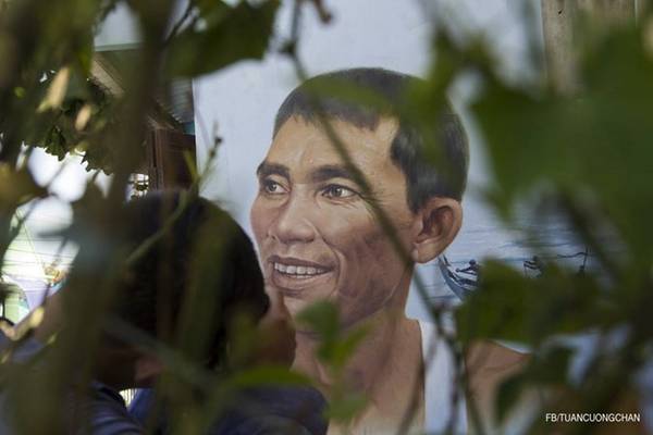 ... hay ảnh chân dung một người dân trong làng.