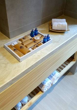 Đồ dùng trong phòng tắm.