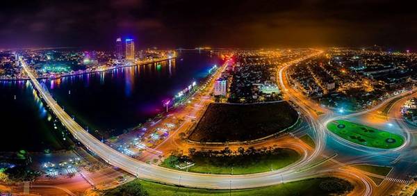 Đường cong sông Hàn. Ảnh: Lê Quang Thiện.