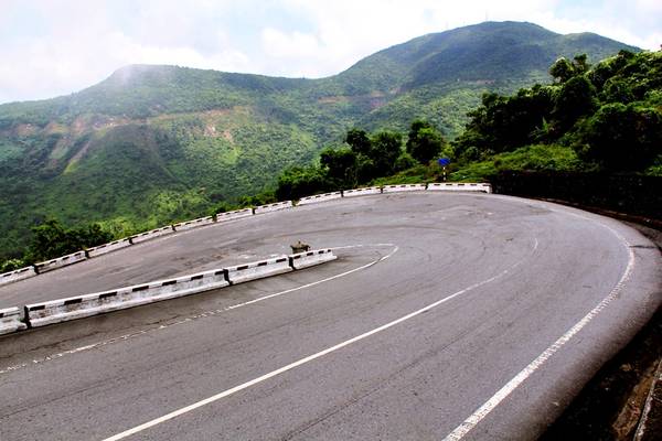 Thêm một khúc cua khuỷu tay.