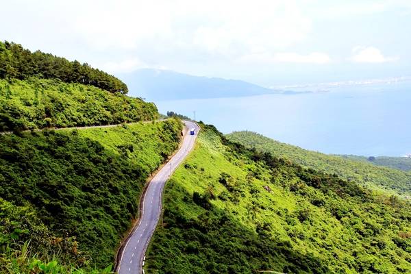 Con đường khiến bao người mê mẩn.