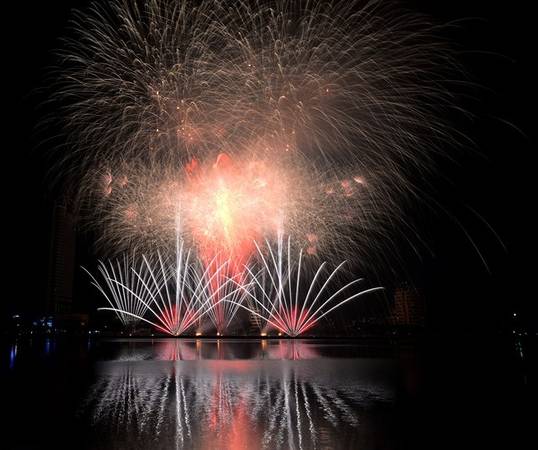 Trở lại Đà Nẵng lần này, màn trình diễn mang tên “Trọn vẹn tình yêu” của đội đem đến ý nghĩa mới với các bản tình ca thể hiện qua nhiều thể loại âm nhạc khác nhau. Màn trình diễn của đội Pyrotecnico dài khoảng 22 phút.