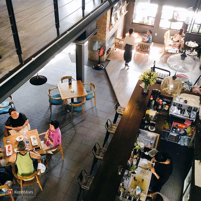 Khu vực nhà hàng và quán ăn được phân cách vô cùng tinh tế.