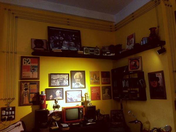 Đặc biệt, những tấm gạch bông cũng được người chủ tỉ mỉ lựa chọn sao cho phù hợp với phong cách, tạo nên sự thống nhất thiết kế.