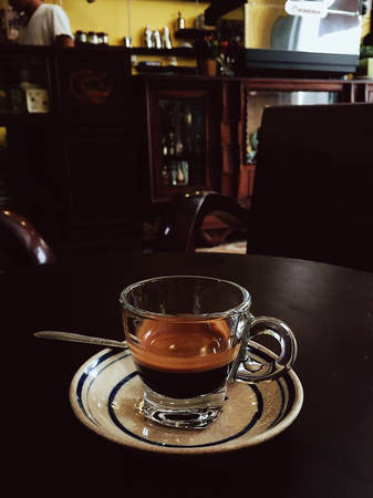 Thực đơn của quán đơn giản với các món nước thông thường như cà phê đen, cà phê sữa, sinh tố, nước ép,… giá trung bình từ 15.000 đồng. Điều khiến một số khách chưa hài lòng là wifi yếu. Ảnh: Facebook quán.