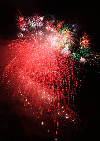 Nhiều người cho hay họ mãn nhãn với "vũ điệu" pháo hoa trên sông Hàn.