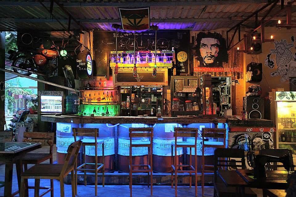 Phố Tây gần Flower Hotel Danang