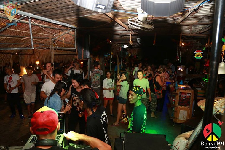 Phố Tây gần Flower Hotel Danang